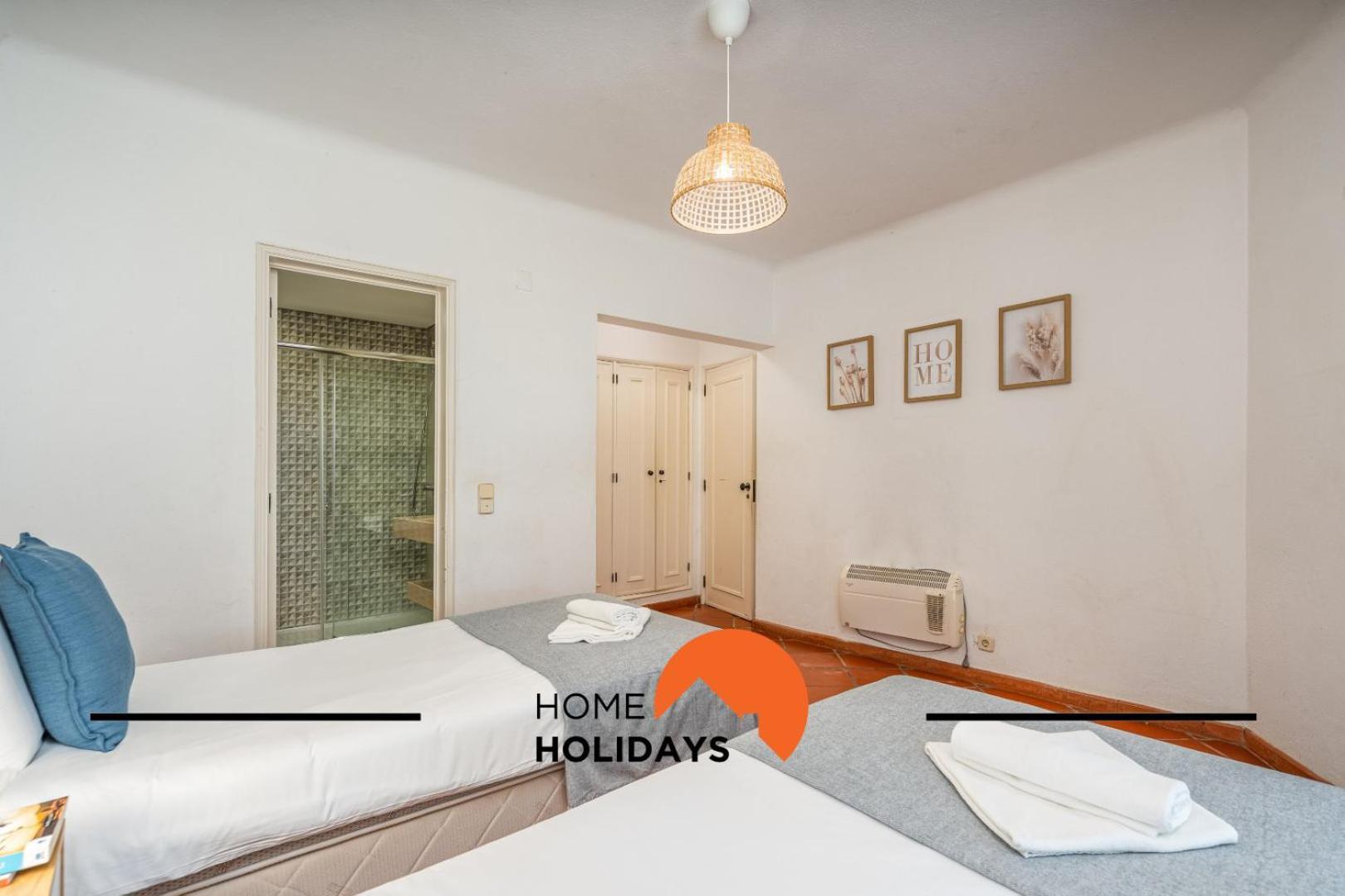 Appartement #250 264 By Holidays *
